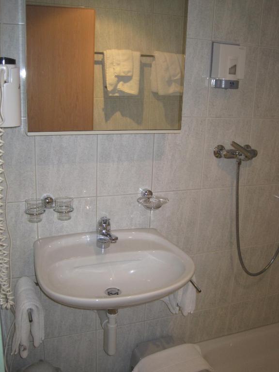 Hotel Des Alpes Realp Zimmer foto