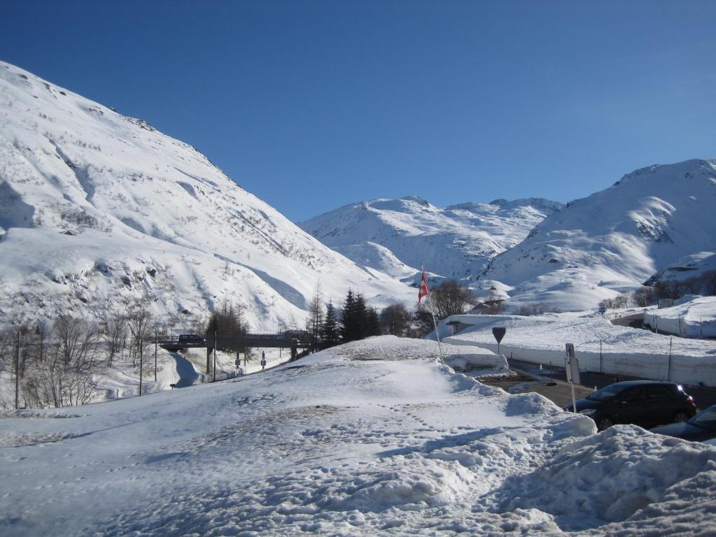 Hotel Des Alpes Realp Exterior foto